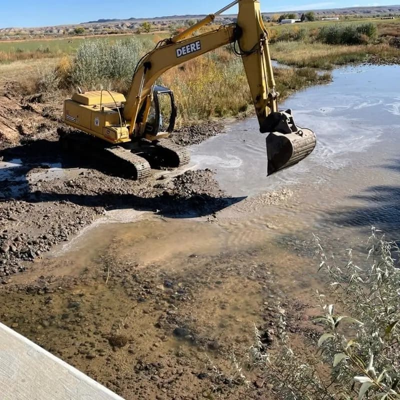 Excavation and earthwork equipment